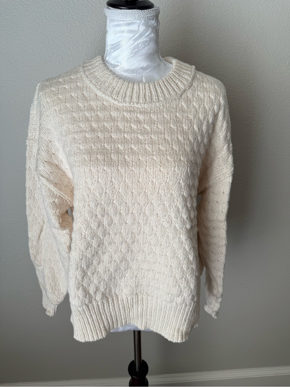 Aerie Classic Cream Cable Knit Women's Sweater